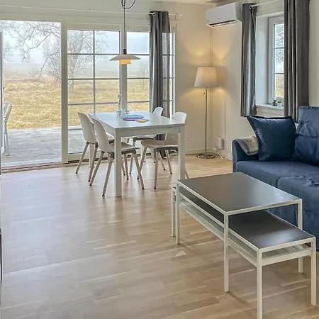 2 Bedroom Stunning In *